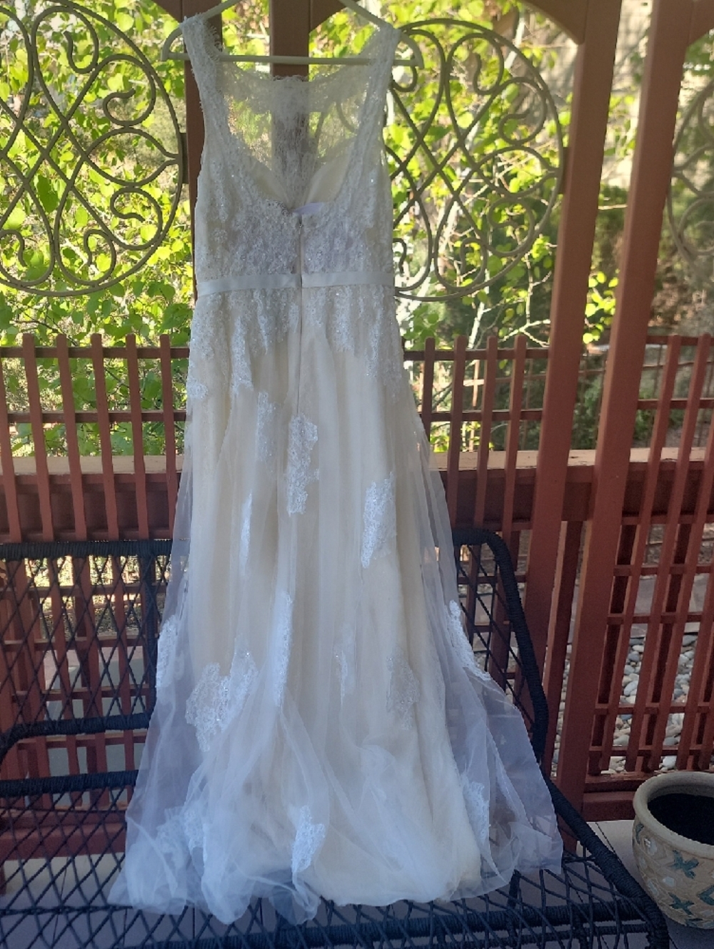 Ivory Lace Wedding Dress - Picture 4 of 7